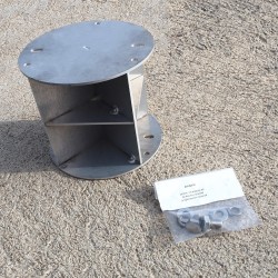 Radar reflector for cylindric mast